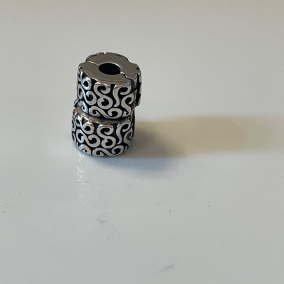 Pandora “s” clips. - Picture 4 of 4